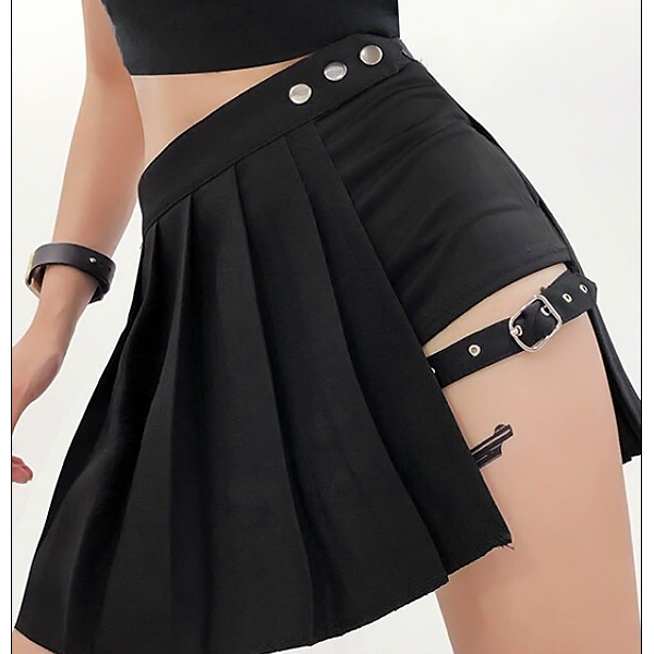 Half skirt half shorts? Irregular pleated skirt? What are these